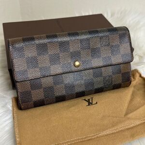💯Authentic Louis Vuitton DE Long Wallet 🍀